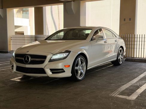 Used 2014 Mercedes-Benz CLS 550 4MATIC w/ Premium 1 Package image 1