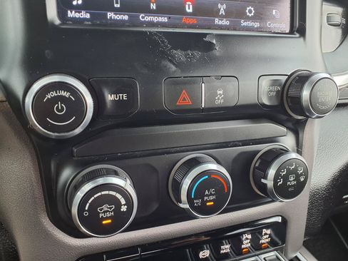 Used 2021 RAM 2500 Big Horn w/ Level 1 Equipment Group AWD/4WD image 9