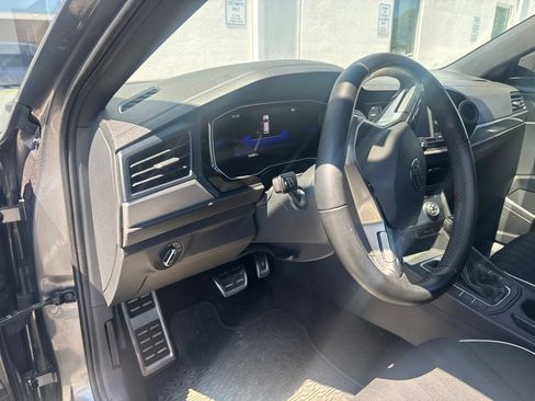Used 2024 Volkswagen Jetta Sport FWD image 9