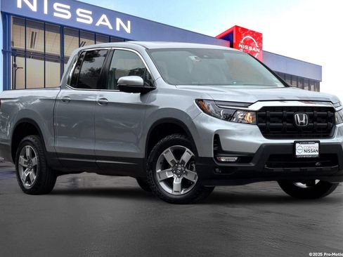 Used 2025 Honda Ridgeline RTL image 2