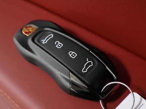 New 2026 Porsche Macan 4 Electric AWD/4WD image 39