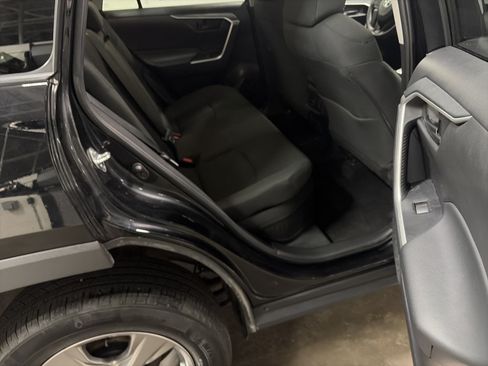 Used 2025 Toyota RAV4 LE AWD/4WD image 27