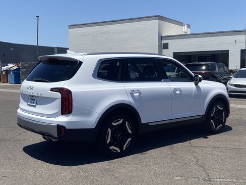 Used 2023 Kia Telluride S FWD image 5