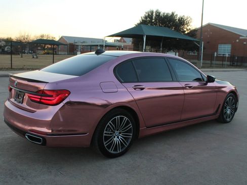 Used 2018 BMW 750i image 9