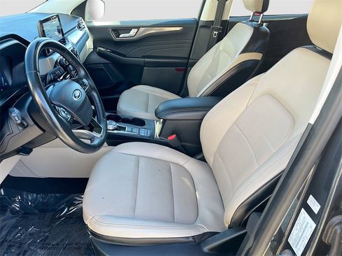 Used 2022 Ford Escape Titanium w/ Class II Trailer Tow Package image 21