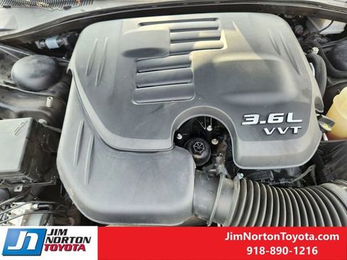 Used 2023 Chrysler 300 Touring L w/ Popular Equipment Group RWD image 33