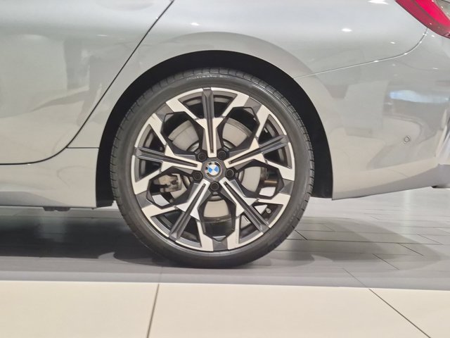 Certified 2026 BMW 330i xDrive Sedan w/ Premium Package AWD/4WD image 25