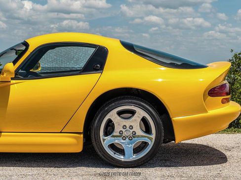 Used 2001 Dodge Viper GTS RWD image 5