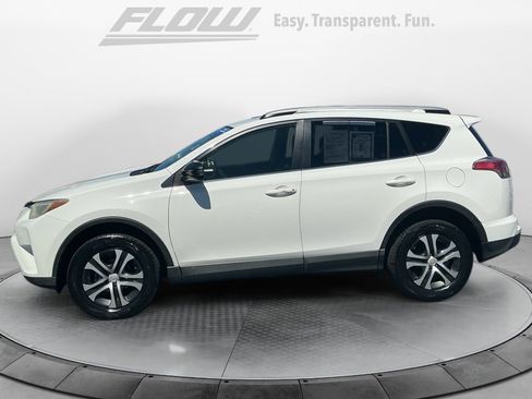 Used 2016 Toyota RAV4 LE FWD image 5