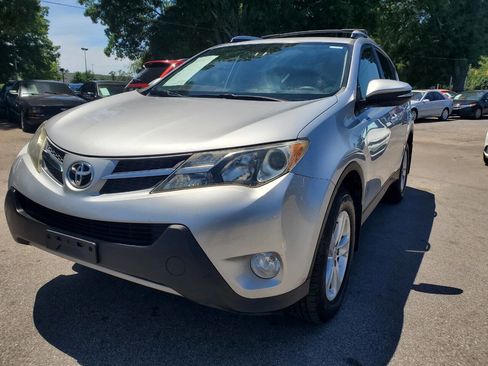 Used 2013 Toyota RAV4 XLE AWD/4WD image 3