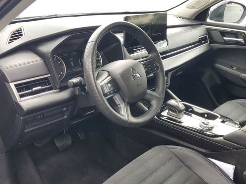Used 2025 Mitsubishi Outlander SE AWD/4WD image 7