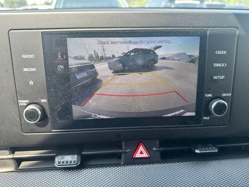 Used 2025 Kia Sportage LX AWD/4WD image 15