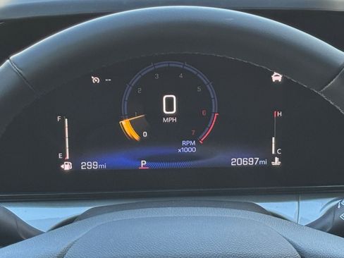 Used 2025 Chevrolet Trax LT w/ LT Convenience Package image 40