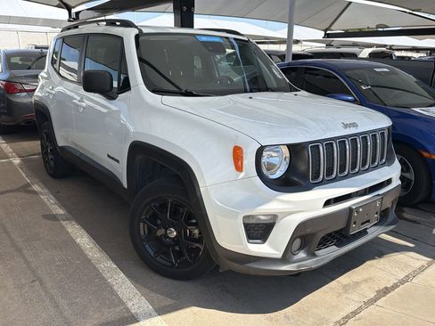 Used 2022 Jeep Renegade Latitude AWD/4WD image 2