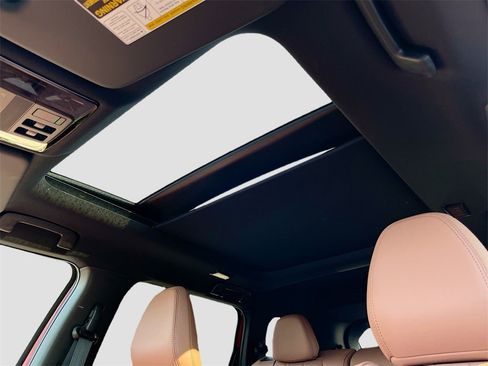 New 2025 Mitsubishi Outlander SEL image 23