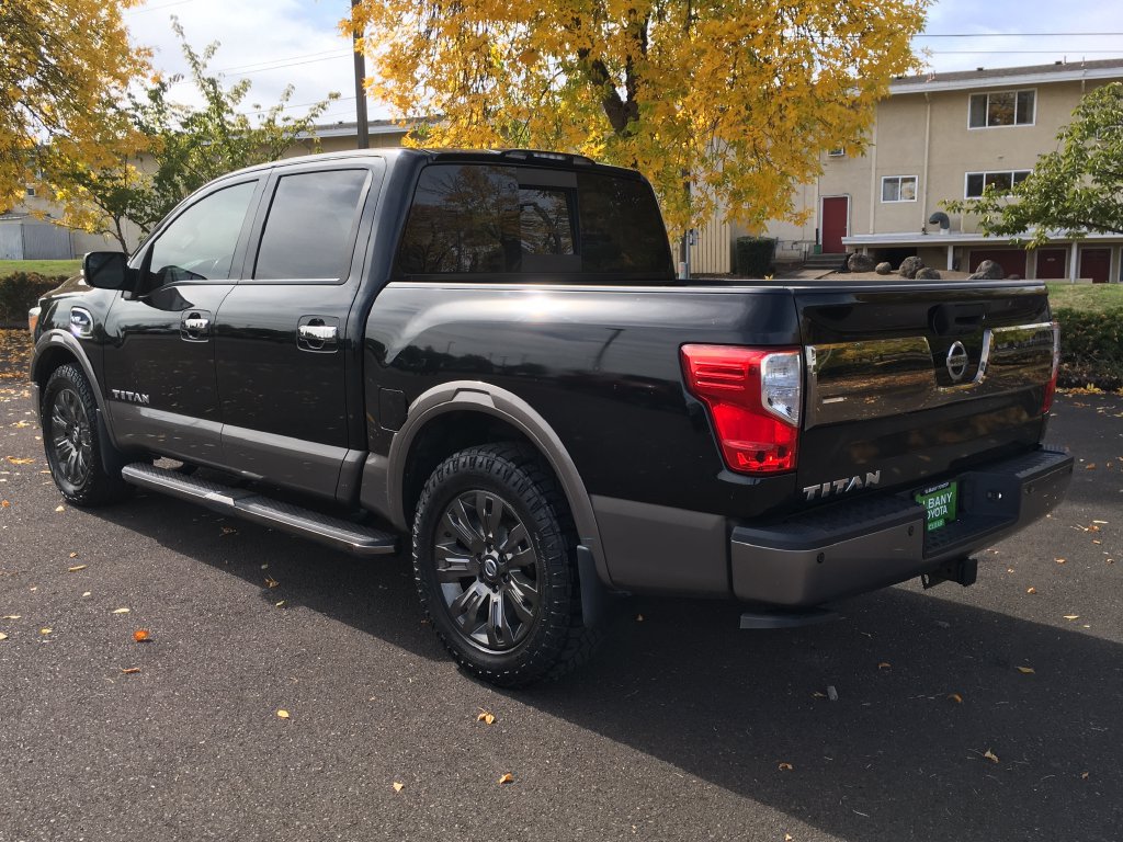 Used 2017 Nissan Titan Platinum Reserve RWD image 4