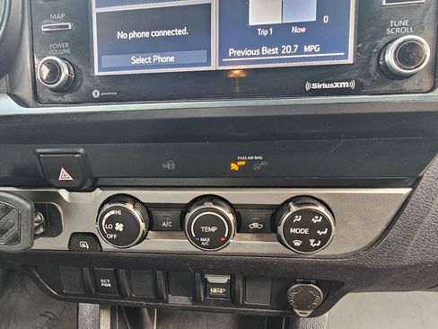 Used 2020 Toyota Tacoma SR image 11