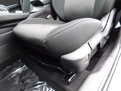 Used 2024 Mitsubishi Outlander ES AWD/4WD image 16