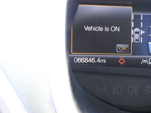Used 2019 Ford Edge Titanium AWD/4WD image 11