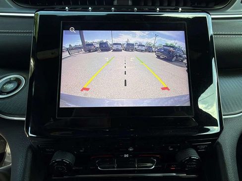 Used 2023 Jeep Grand Cherokee L Laredo AWD/4WD image 10