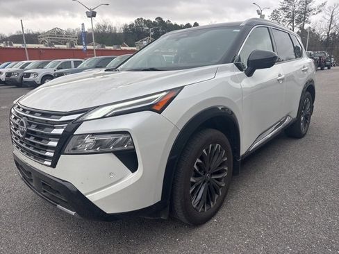 Used 2024 Nissan Rogue Platinum w/ Platinum Premium Package image 1