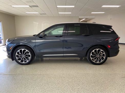 Used 2024 Lincoln Nautilus Reserve w/ Equipment Group 202A image 14