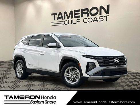 Used 2025 Hyundai Tucson SE image 1