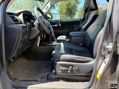 Used 2021 Toyota 4Runner Venture w/ Moonroof Package AWD/4WD image 10
