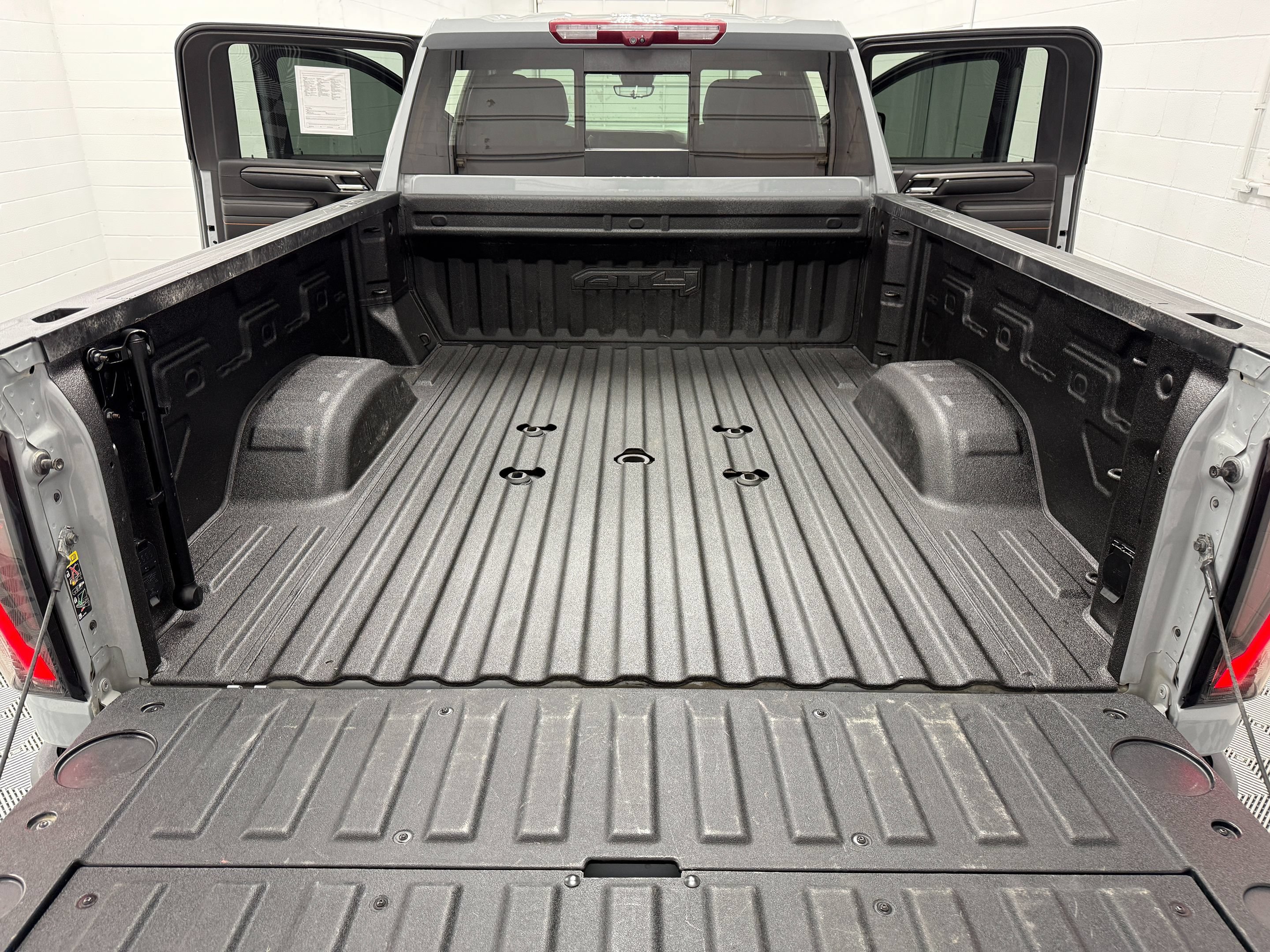 Used 2024 GMC Sierra 2500 AT4 w/ AT4 Premium Plus Package AWD/4WD image 37