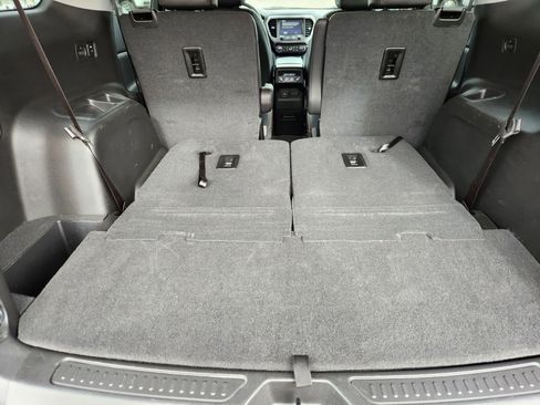 Used 2023 GMC Acadia AT4 w/ Technology Package image 13