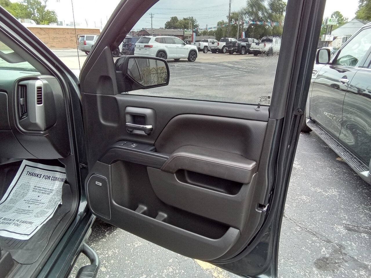 Used 2018 GMC Sierra 1500 SLT w/ All Terrain Package AWD/4WD image 5