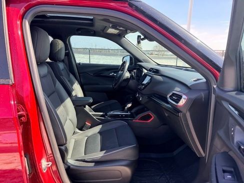 Certified 2021 Chevrolet TrailBlazer RS w/ Sun and Liftgate Package image 11