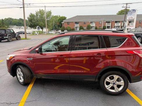 Used 2016 Ford Escape SE w/ Equipment Group 201A AWD/4WD image 4
