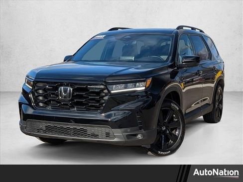 Used 2025 Honda Pilot Black Edition image 1