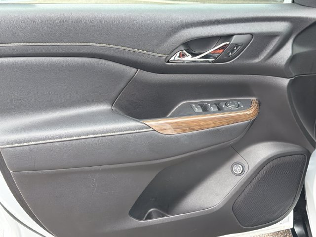 Used 2023 GMC Acadia SLE w/ Driver Convenience Package FWD image 15