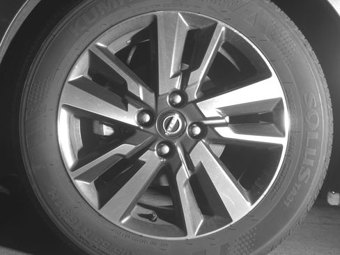 Used 2025 Nissan Versa SV FWD image 12