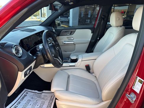 Used 2023 Mercedes-Benz EQB 250+ w/ Exclusive Package image 19