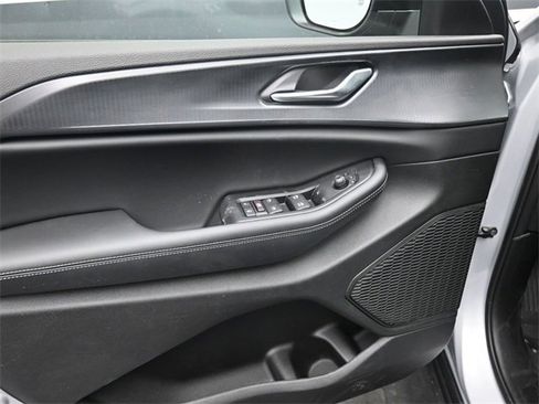 New 2025 Jeep Grand Cherokee Laredo X w/ Luxury Tech Group I image 11