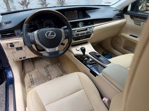 Used 2014 Lexus ES 350 w/ Premium Package FWD image 27