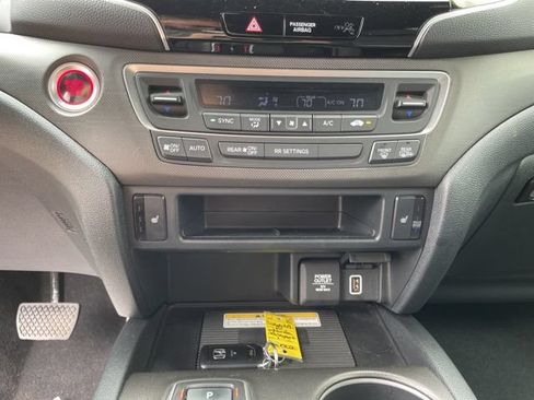 Used 2022 Honda Passport TrailSport image 16