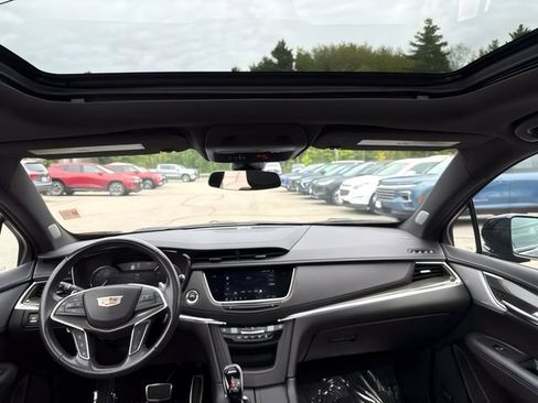 Used 2022 Cadillac XT5 Sportv w/ LPO, ONYX Package AWD/4WD image 26