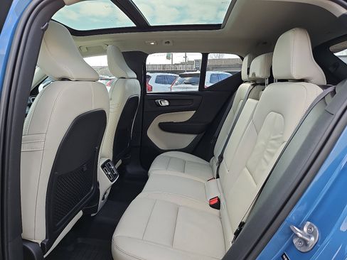 Certified 2023 Volvo XC40 B5 Plus w/ Driver Assist Package image 10