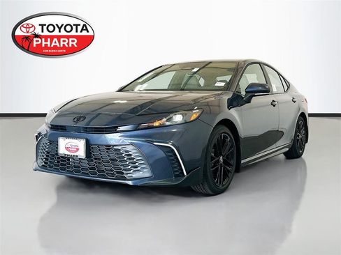 New 2026 Toyota Camry SE image 1