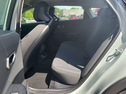 Used 2025 Kia K4 LXS FWD image 32