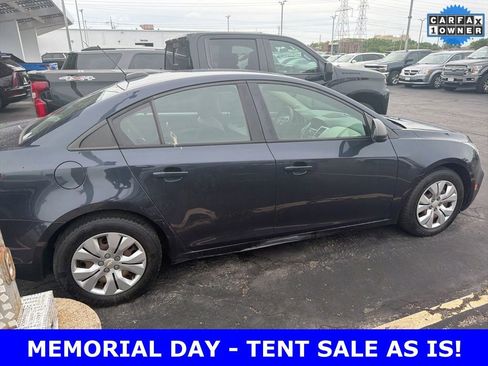 Used 2015 Chevrolet Cruze LS FWD image 4