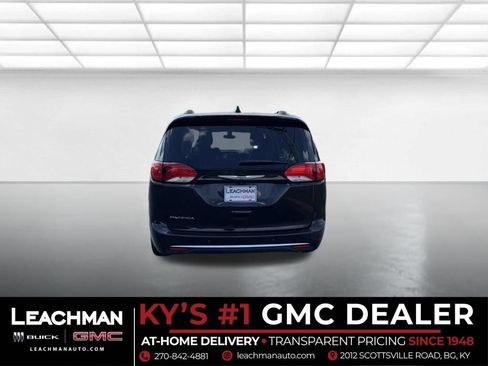 Used 2018 Chrysler Pacifica Touring-L Plus FWD image 4