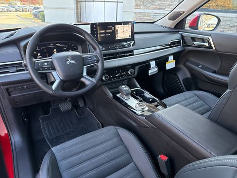 New 2026 Mitsubishi Outlander SE image 6