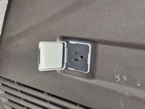 Used 2023 Chevrolet Tahoe Z71 image 31