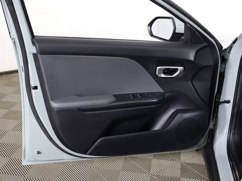 Used 2025 Kia K4 LXS image 21