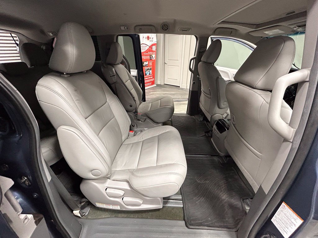 Used 2015 Toyota Sienna XLE FWD image 46